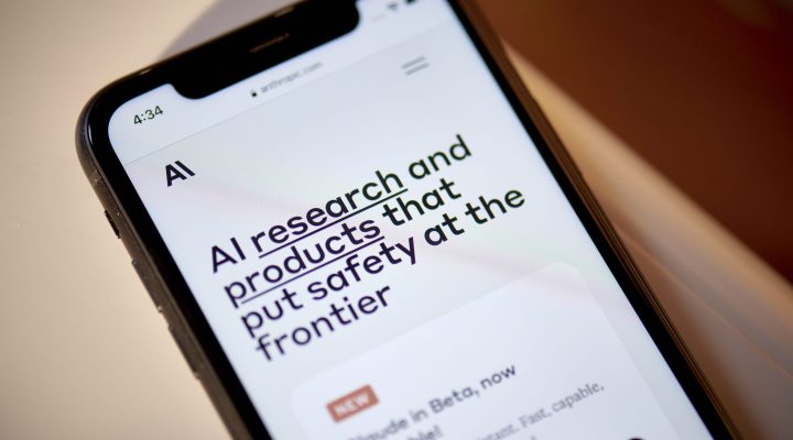 Google investe mais US$ 1 bilhão na Anthropic, que desenvolve IAs